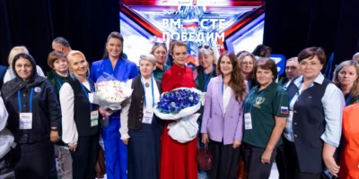 Анна Цивилева встретилась с участницами панельной сессии «Сила женского единства» в рамках Всероссийского форума «Вместе победим» Анна Цивилева встретилась с участницами панельной сессии «Сила женского единства» в рамках Всероссийского форума «Вместе победим»