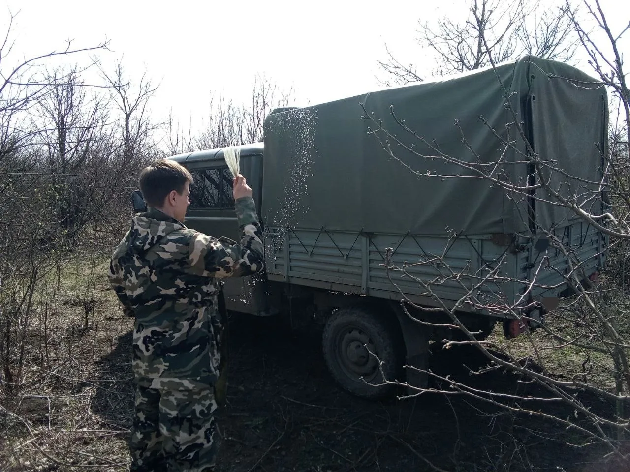 На СВО по просьбе бойцов освящают и военную технику На СВО по просьбе бойцов освящают и военную технику