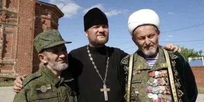 «...в структуре армии должны быть как политруки, так и военные священники. И политработники, и военное духовенство нужны! … как боеприпасы и хлеб!»